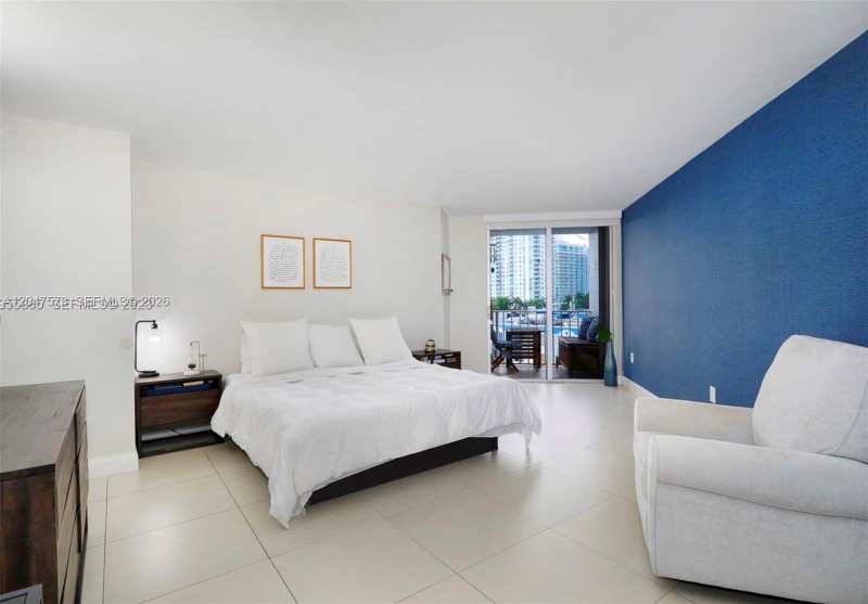 1700 NW N River Dr # 804, Miami FL 33125