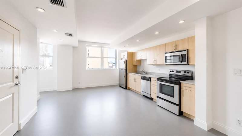 111 E Flagler St # 810, Miami FL 33131