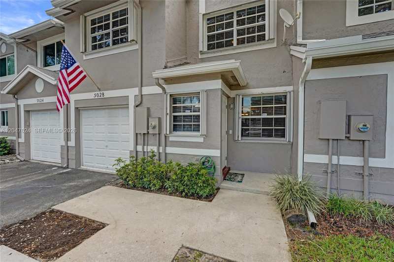5028 SW 121st Ave, Cooper City FL 33330