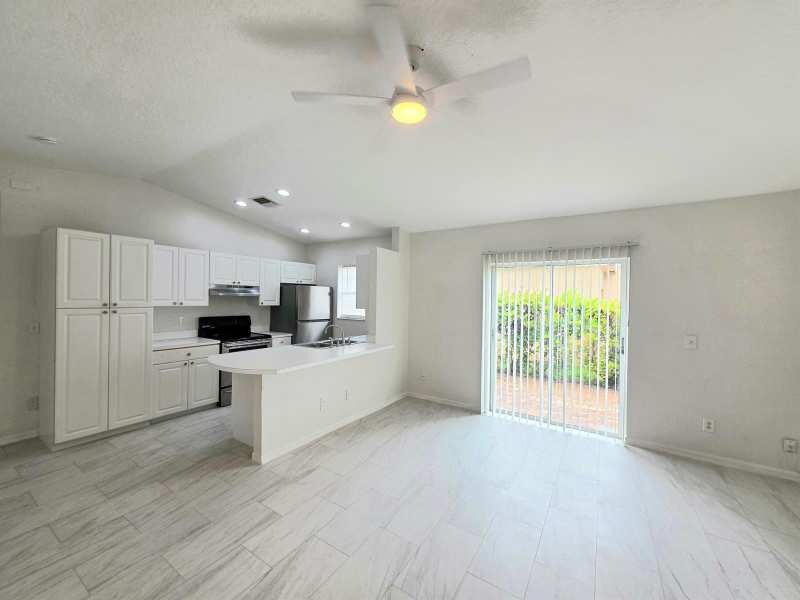 569 E Ridge Circle N, Boynton Beach FL 33435