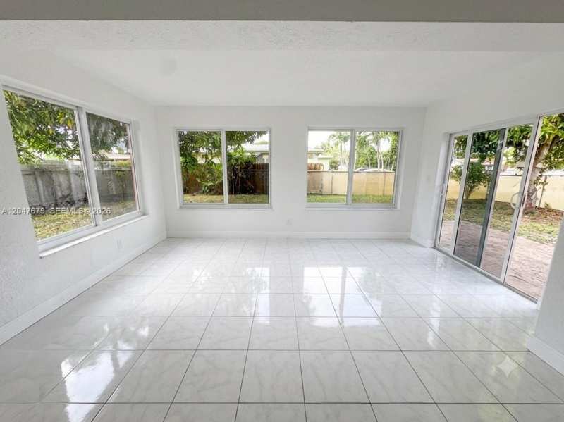 7612 Plantation Blvd, Miramar FL 33023