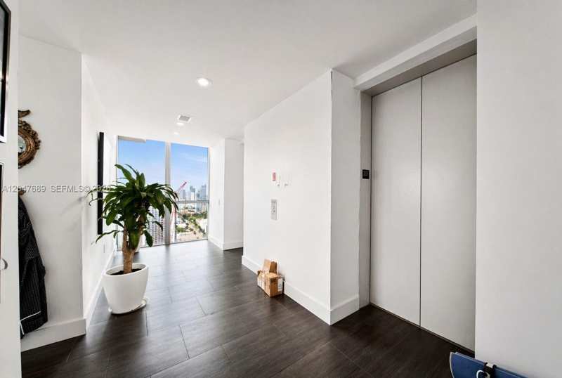 1100 Biscayne Blvd # 3708, Miami FL 33132