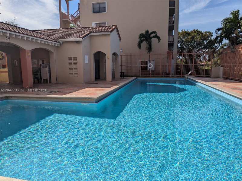 10237 NW 9th Street Cir # 4, Miami FL 33172