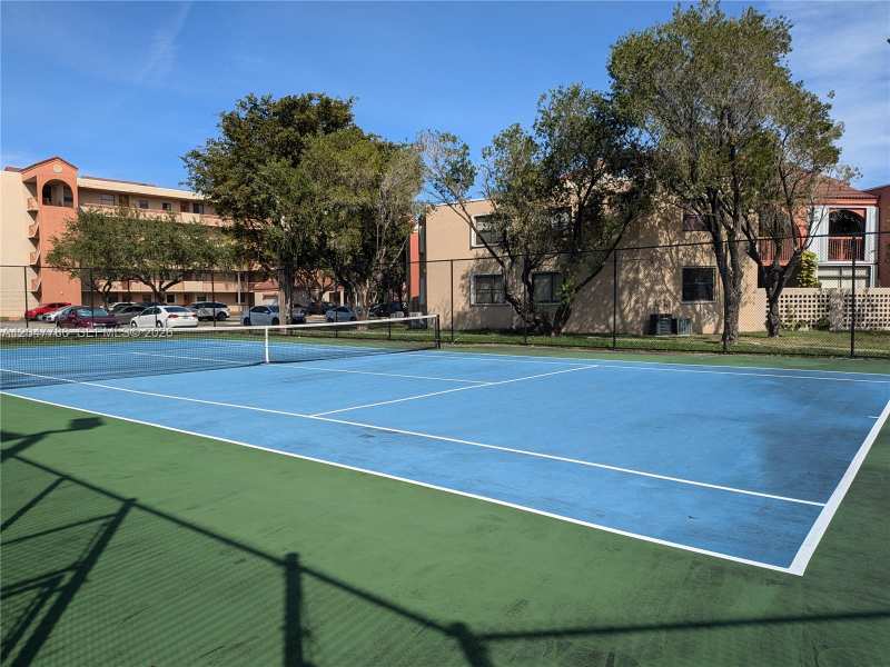 10237 NW 9th Street Cir # 4, Miami FL 33172