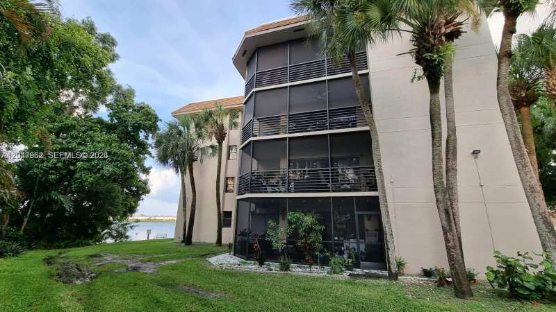 461 Ives Dairy Rd # 2, Miami FL 33179