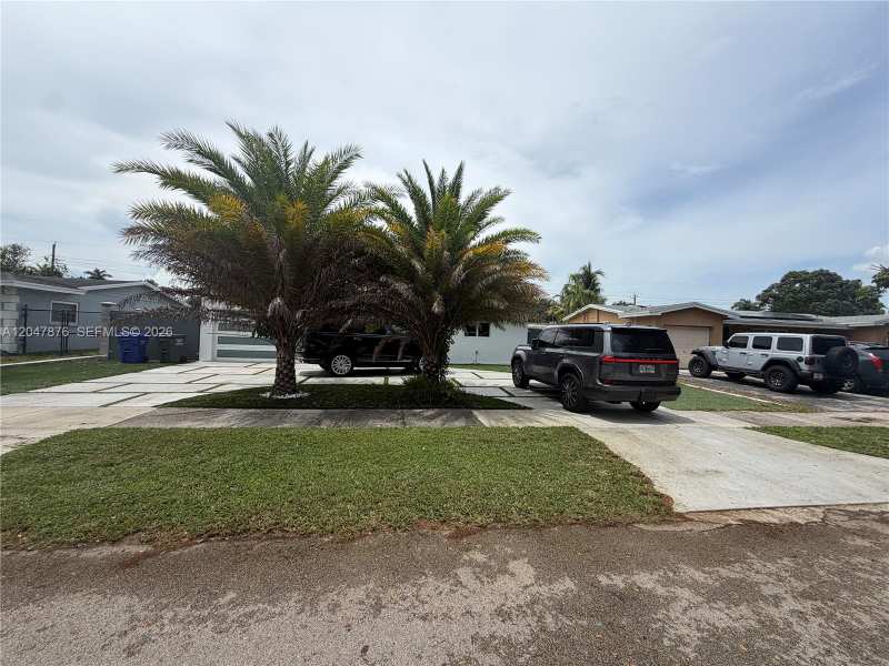 7525 Roosevelt St, Hollywood FL 33024