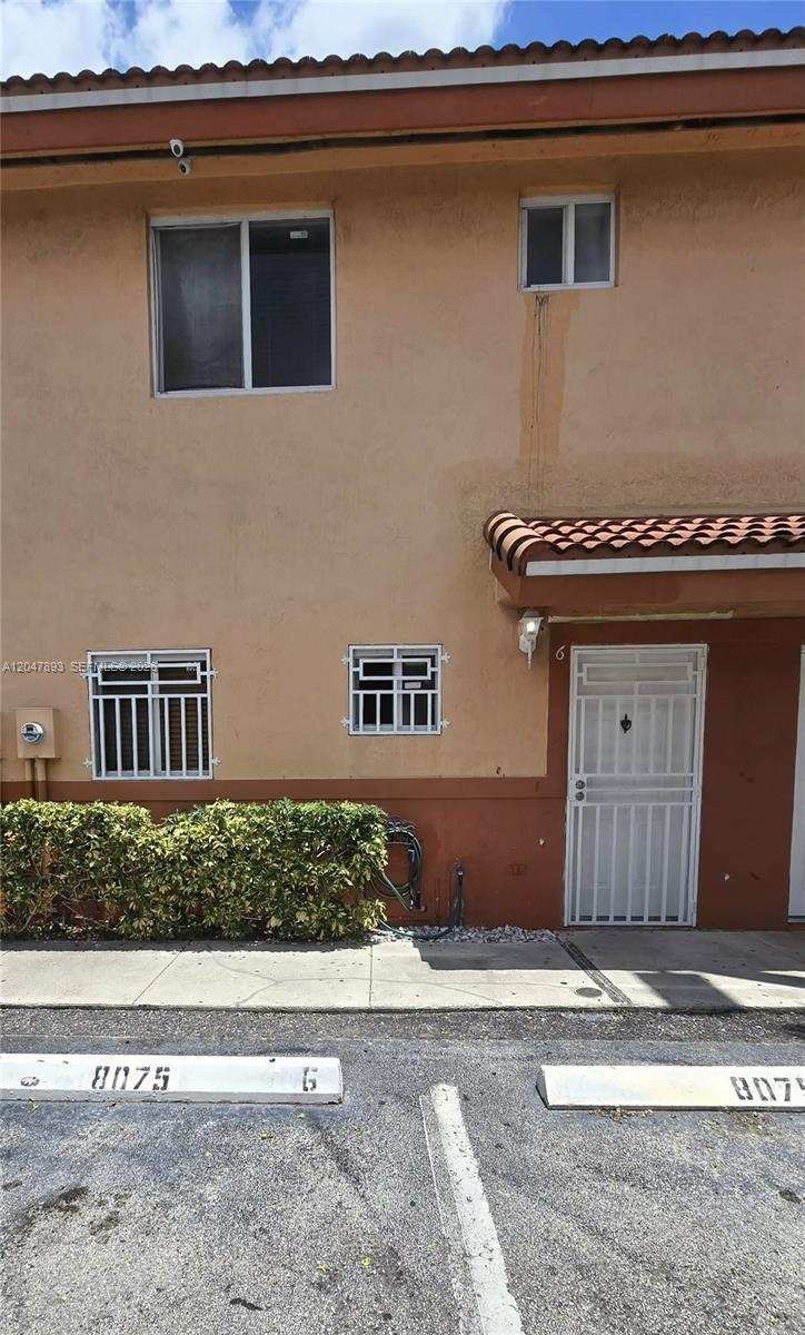 8075 NW 8th St # 6, Miami FL 33126