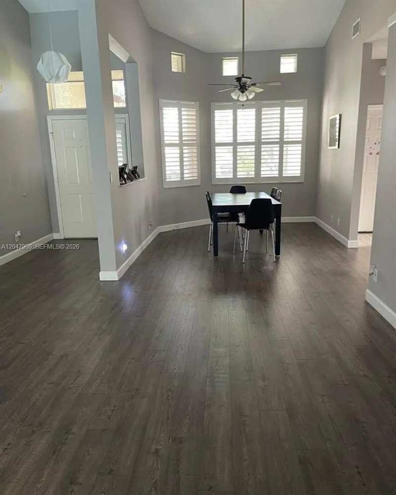 10644 Edinburgh St, Cooper City FL 33026