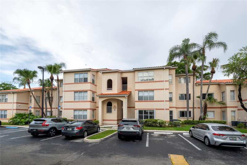 3480 N Pinewalk Dr N # 116, Margate FL 33063