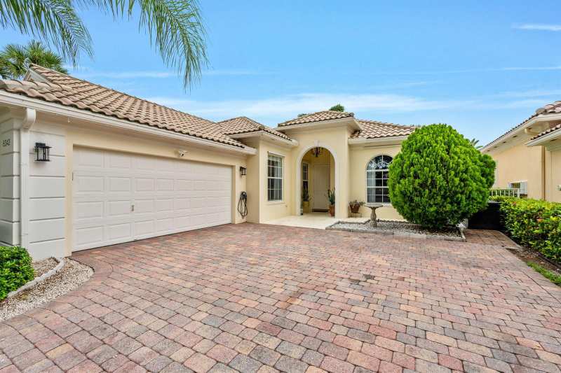 8342 Dominica Place, Wellington FL 33414