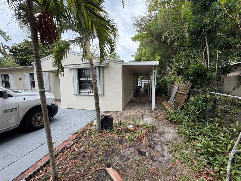 596 NW 109th St, Miami FL 33168