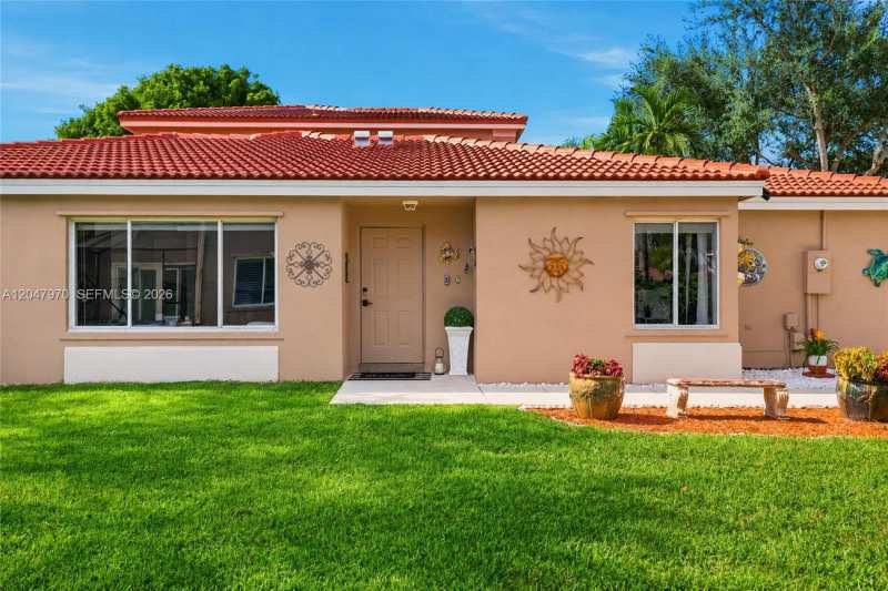 1725 SW 109th Ter, Davie FL 33324