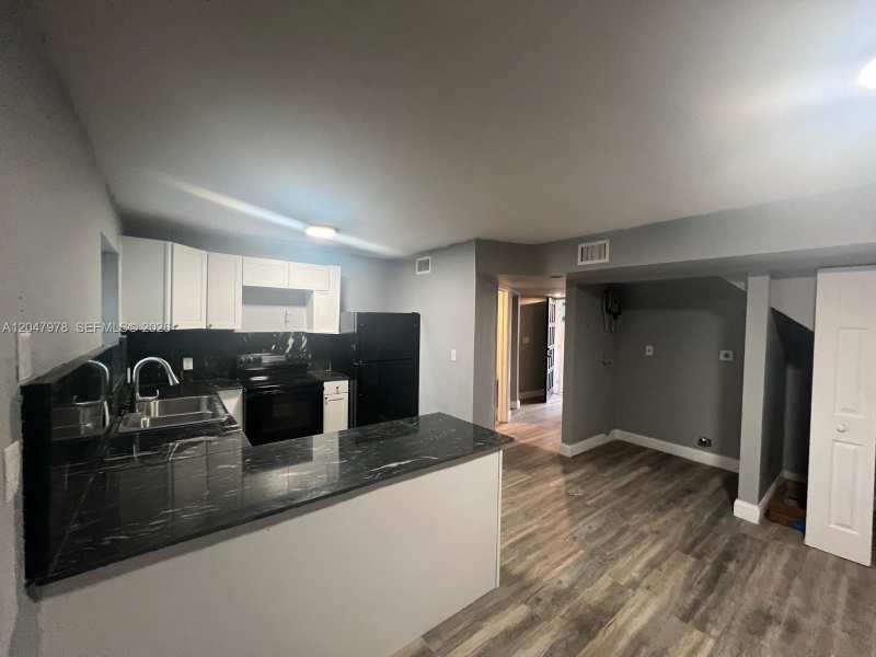 451 NE 136th St # 101, North Miami FL 33161