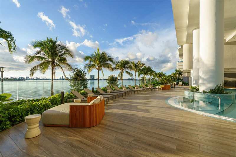 725 NE 24th St # 2801, Miami FL 33137
