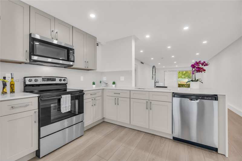 2101 Lucaya Bnd # E1, Coconut Creek FL 33066