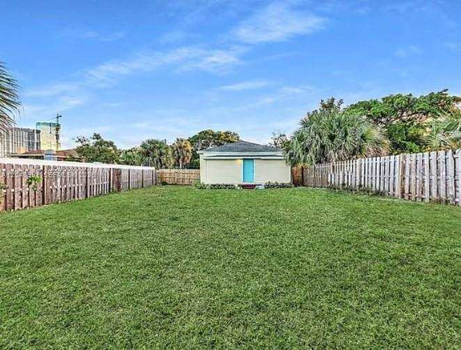 719 9th St, West Palm Beach FL 33401