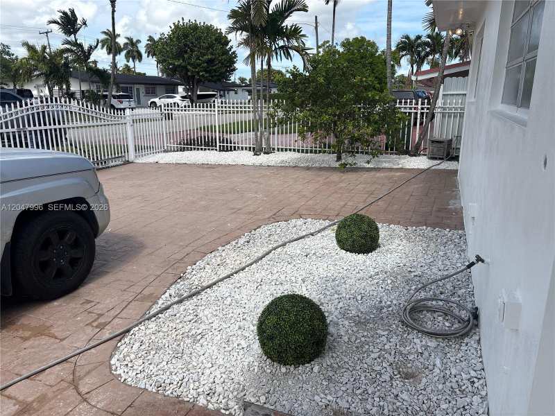 900 W 50th Pl, Hialeah FL 33012