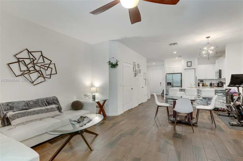 355 SE 1st Dr, Deerfield Beach FL 33441