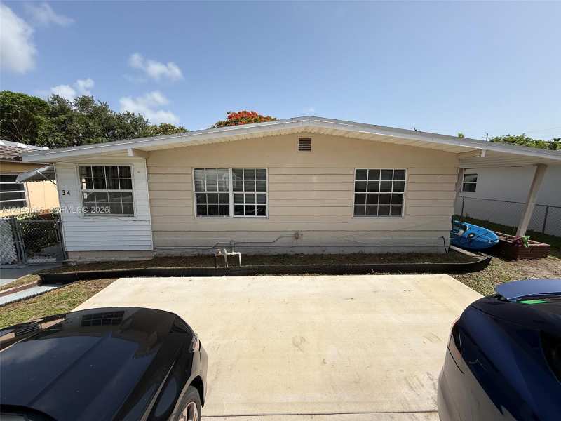 34 SW 5th St # 2, Hallandale Beach FL 33009