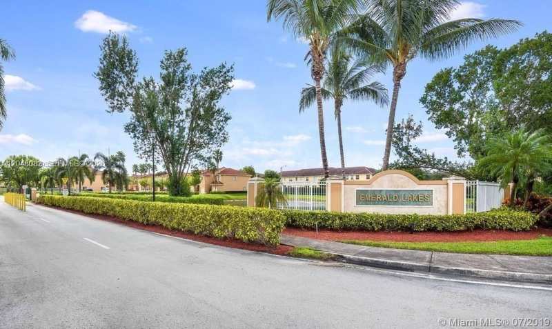 14758 SW 9th Ln, Miami FL 33194