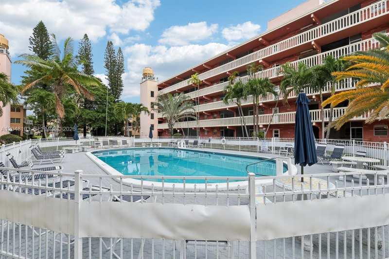 200 NE 12th Ave # 3E, Hallandale Beach FL 33009