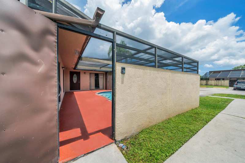 4757 Sunny Palm Circle # A, West Palm Beach FL 33415