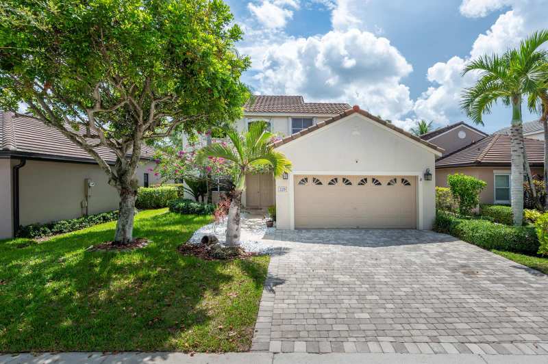 229 E Bayridge Drive, Weston FL 33326