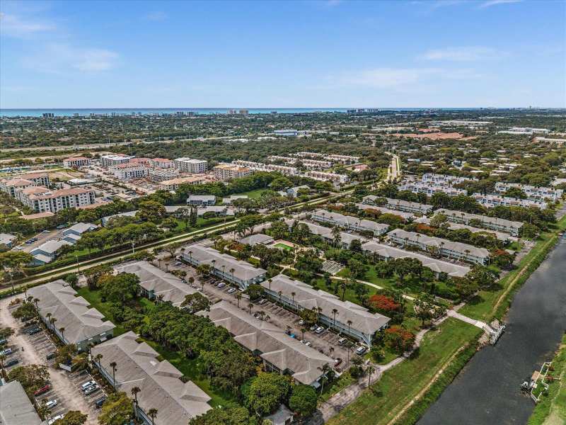2420 SW 22nd Avenue # 602, Delray Beach FL 33445