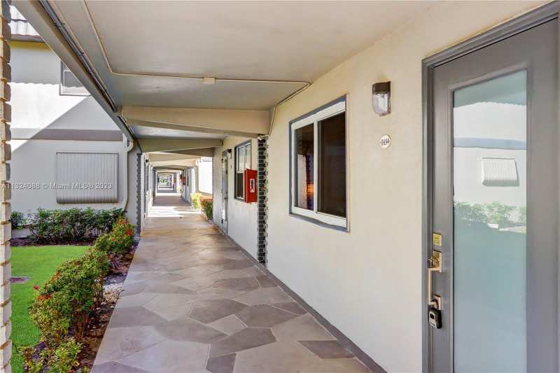 694 Brittany Park # O, Delray Beach FL 33446