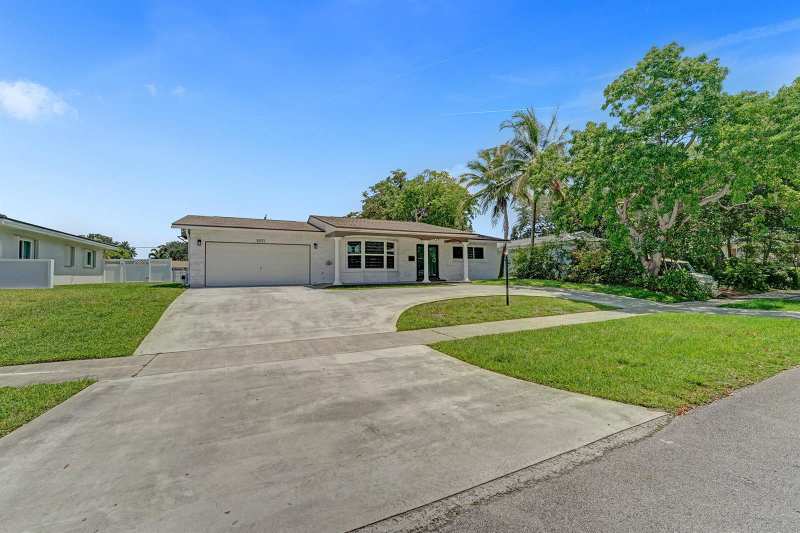 5011 Buchanan Street, Hollywood FL 33021