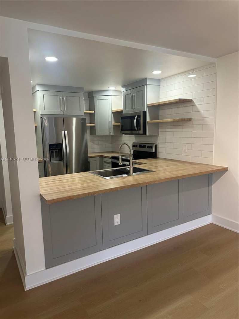 10425 SW 112th Ave # 215, Miami FL 33176