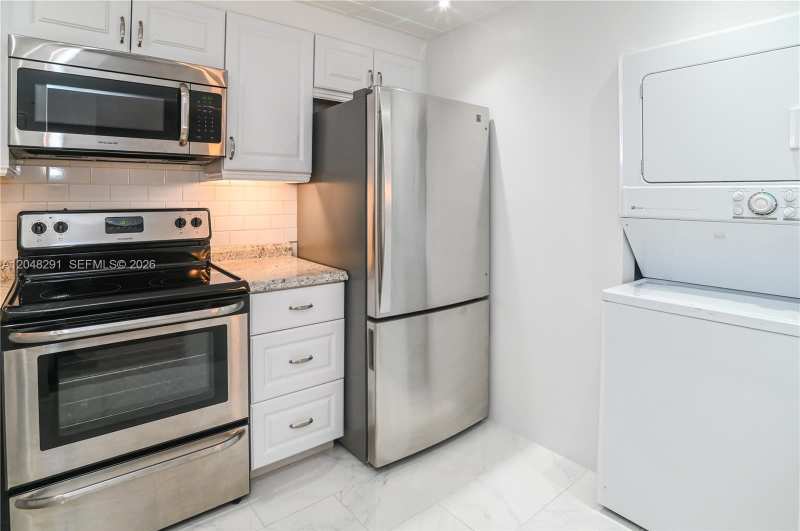 130 Cypress Club Dr # 324, Pompano Beach FL 33060