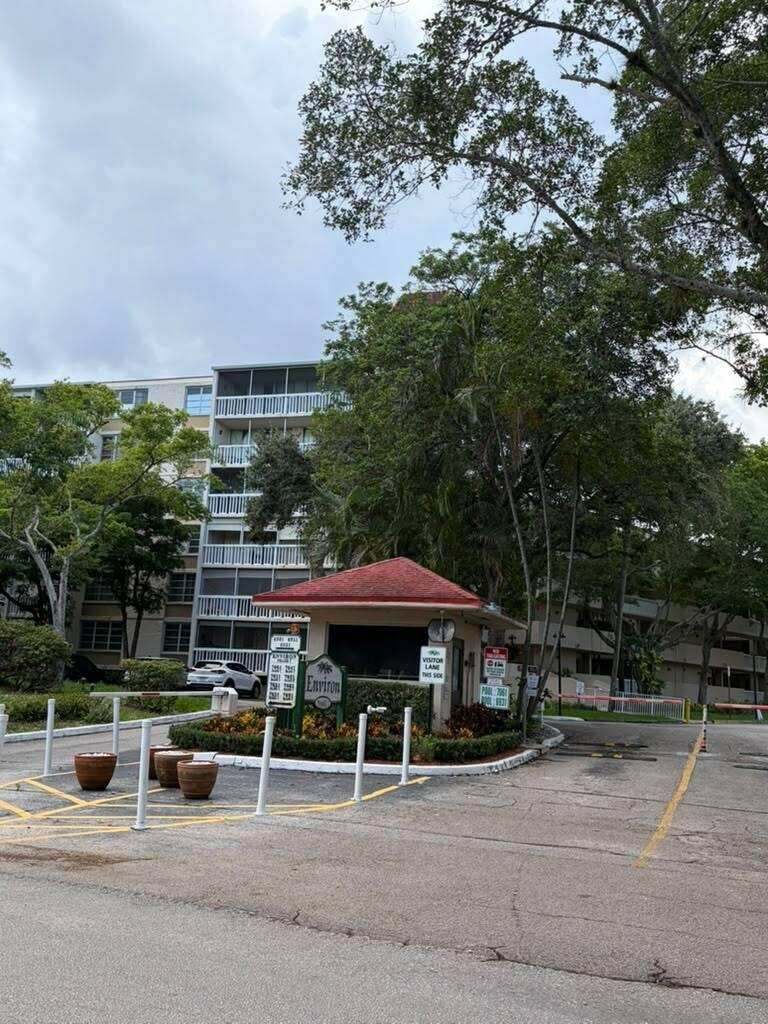 7011 Environ Boulevard # 210, Lauderhill FL 33319