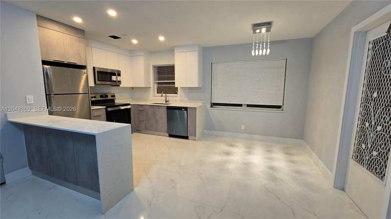 1722 Mayo St # 207, Hollywood FL 33020