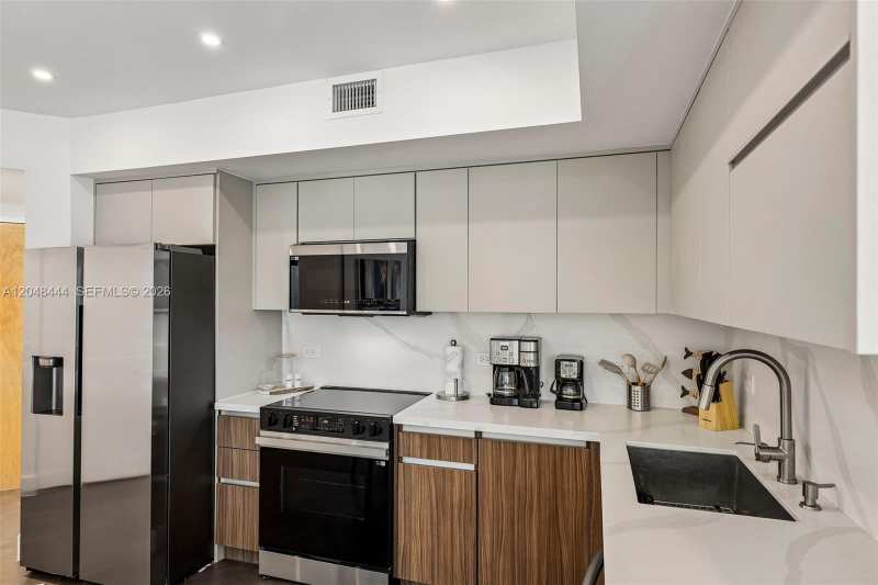 350 S Miami Ave # 1902, Miami FL 33130