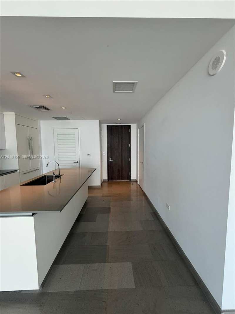68 SE 6th St # 2506, Miami FL 33131