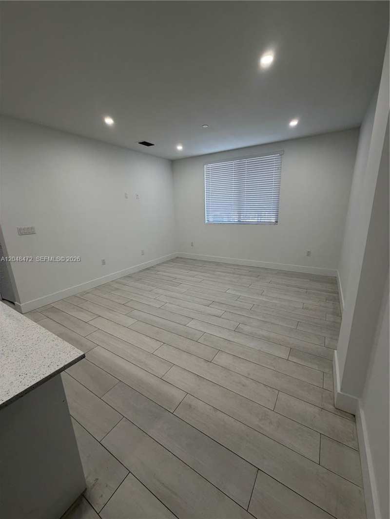 879 E 24th St # 203, Hialeah FL 33013