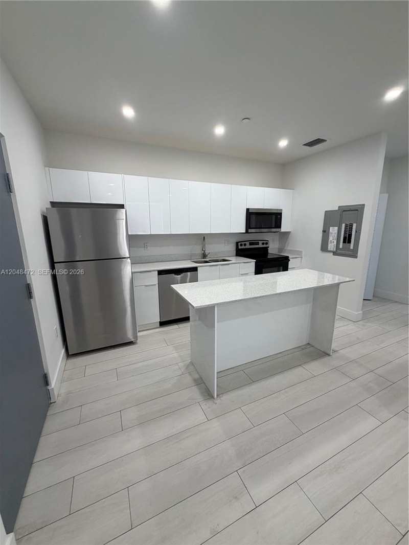 879 E 24th St # 203, Hialeah FL 33013