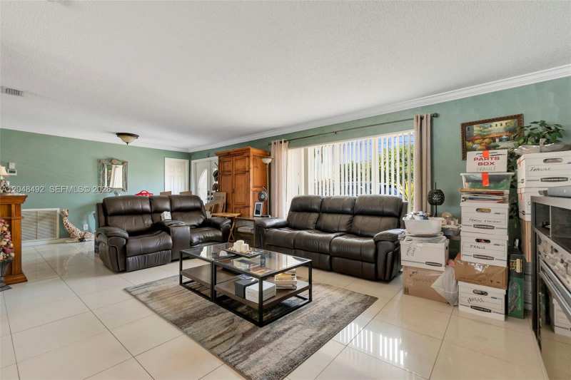 2480 NE 46th St, Lighthouse Point FL 33064