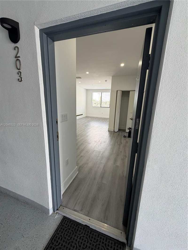 853 E 24th St # 403, Hialeah FL 33013