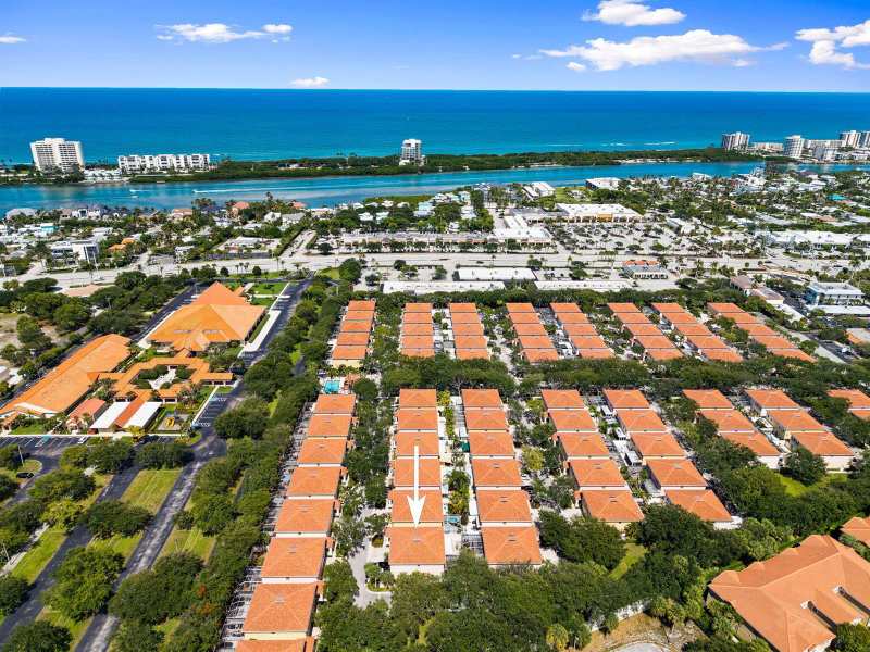 48 Live Oak Circle, Jupiter FL 33469