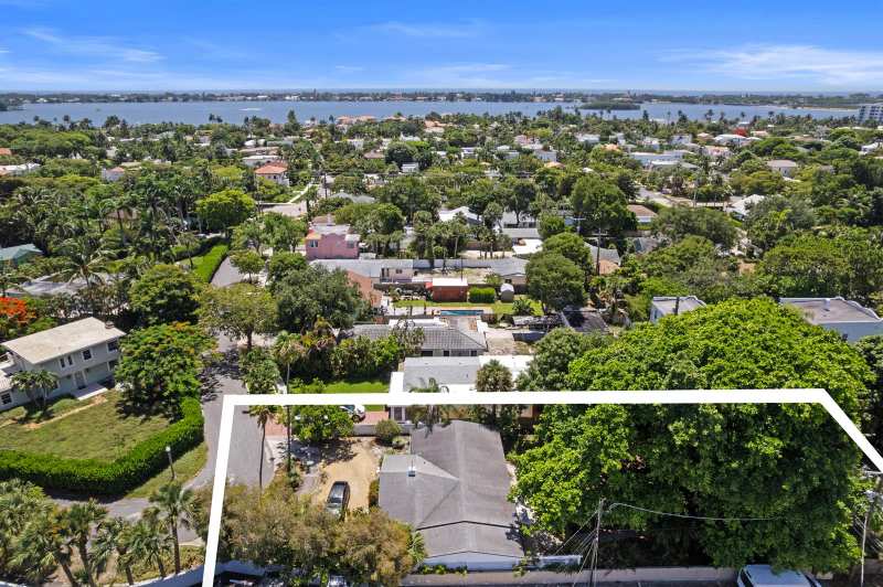 330 Marlborough Place, West Palm Beach FL 33405