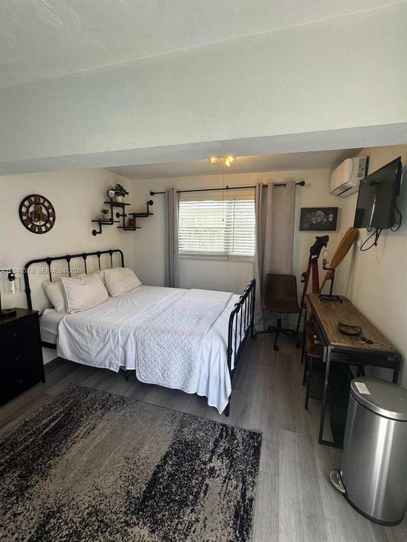 2032 NE 26th St # 3, Wilton Manors FL 33305