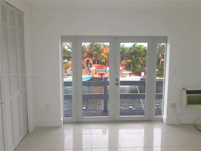 2185 NE 123rd St # 203, North Miami FL 33181