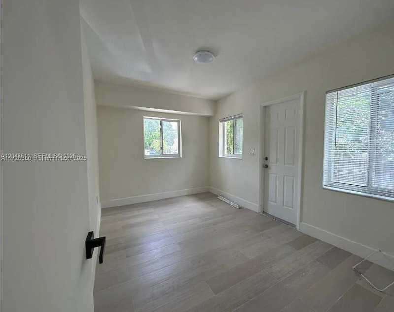 1514 SW 6th St # 4, Miami FL 33135