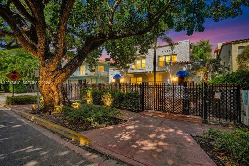 935 Meridian Ave # 2, Miami Beach FL 33139