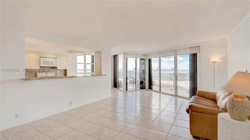 4000 Towerside Ter # 908, Miami FL 33138