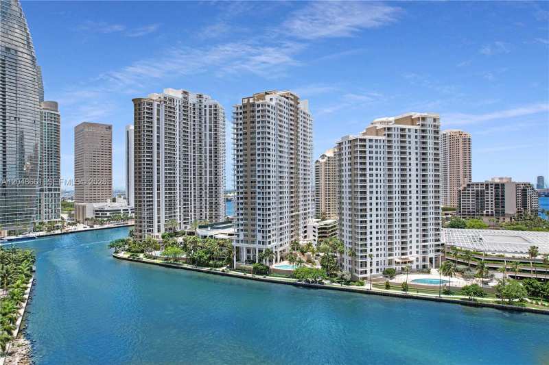 801 Brickell Key Blvd # 2210, Miami FL 33131