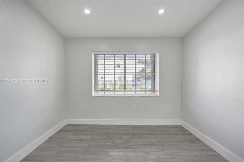1085 NE 126th St # 3, North Miami FL 33161