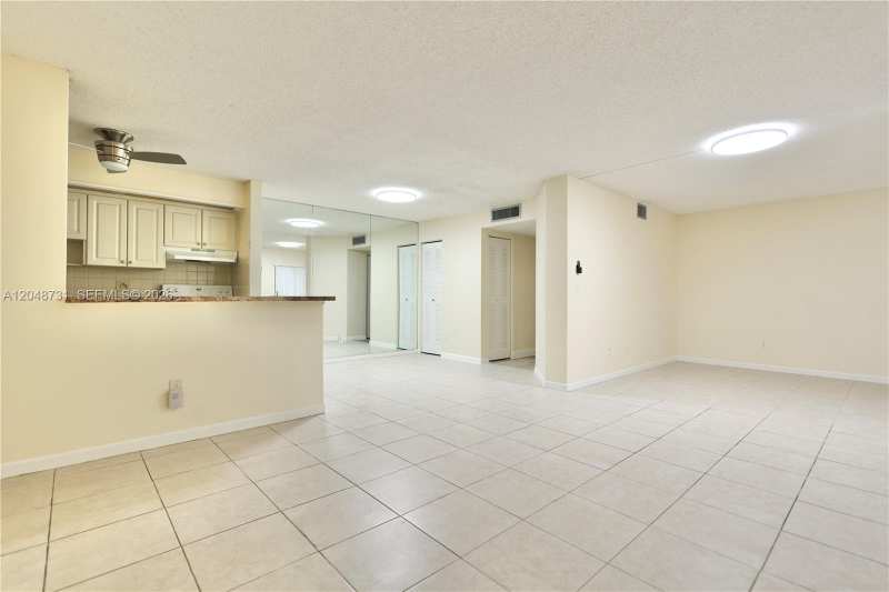 9448 S Belfort Cir # 116, Tamarac FL 33321